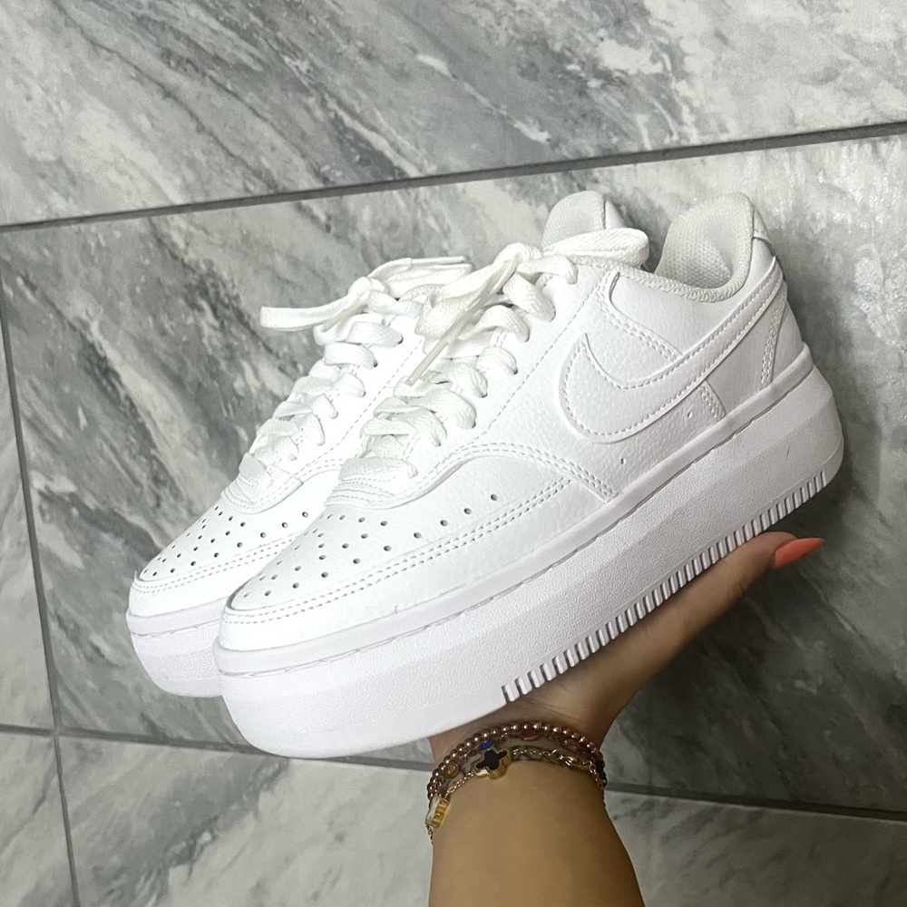 Nike court Alta